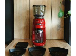 Кофемолка Smeg - CGF 01 RDEU