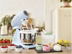 Миксер Smeg - SMF 03 PBEU