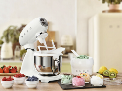 Миксер Smeg - SMF 03 WHEU