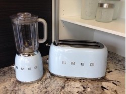 Тостер Smeg - TSF 02 PBEU